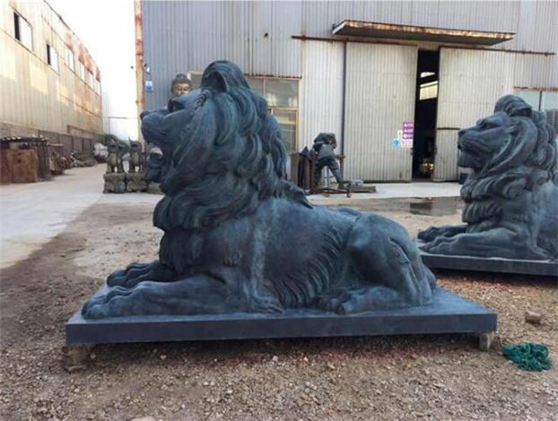 銅獅子